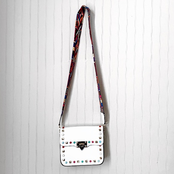 White studded crossbody shoulder leather bag - Picture 3 of 5